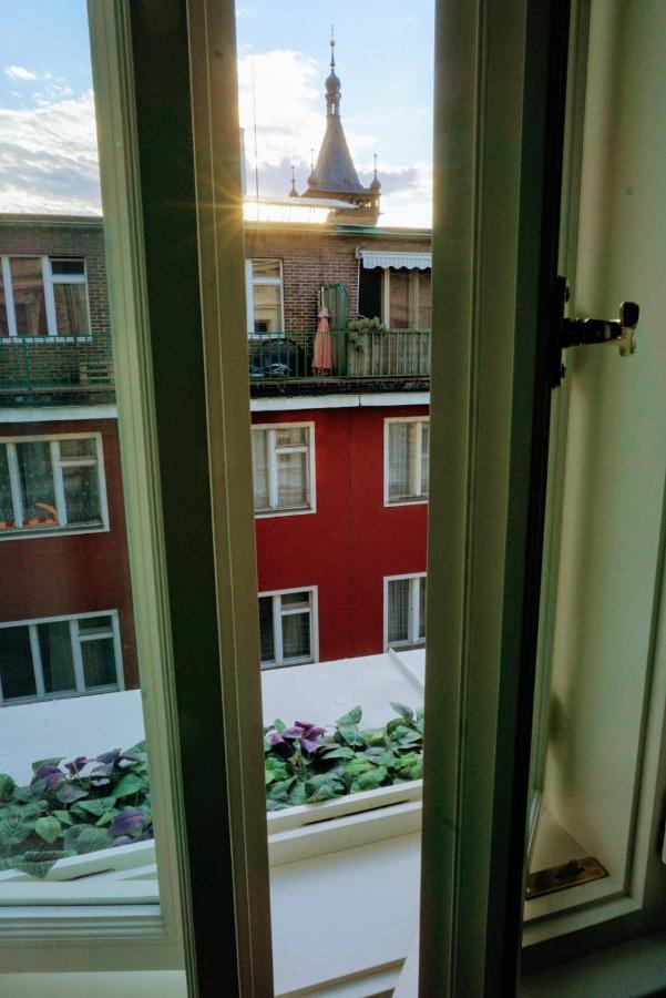 W Apartment, Vintage Style, Next To Wenceslas Square, Prague Center *