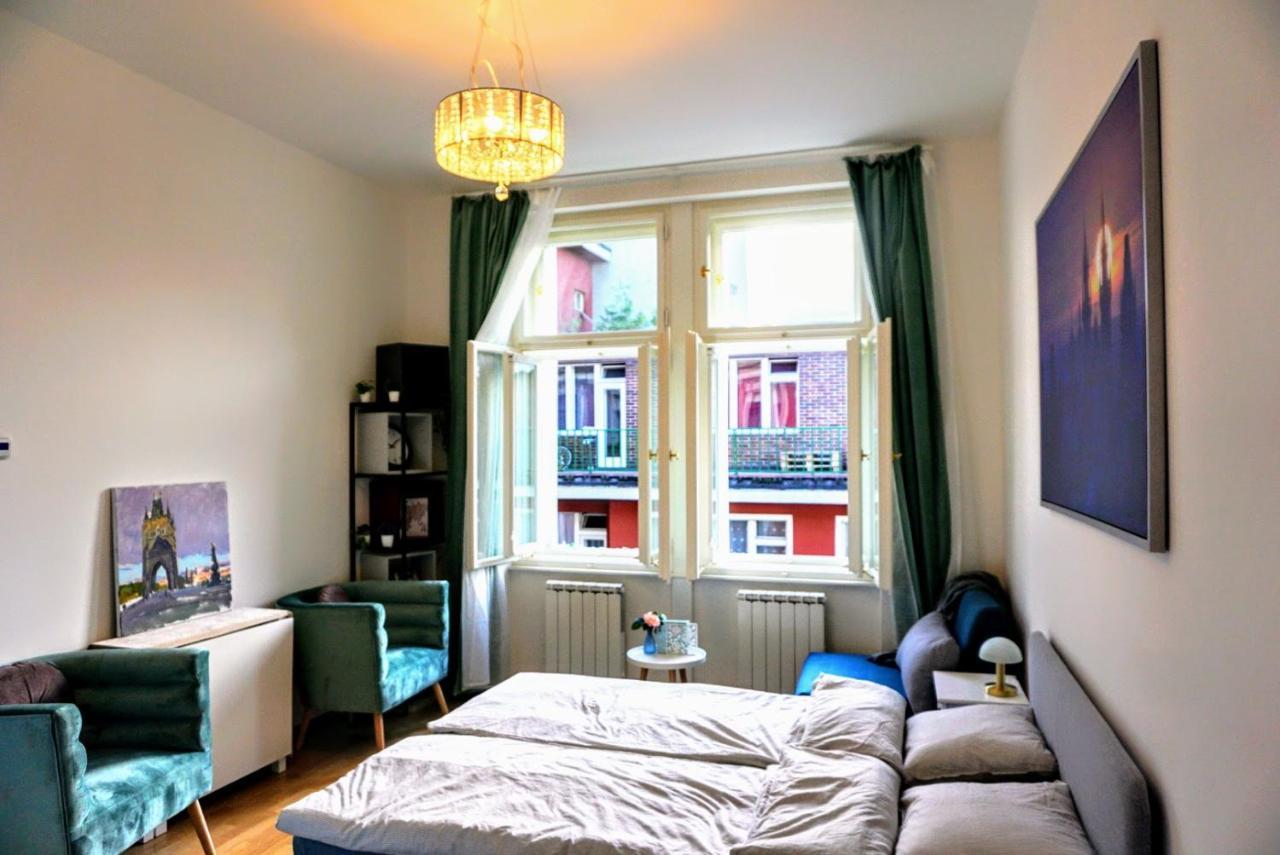 W Apartment, Vintage Style, Next To Wenceslas Square, Prague Center *