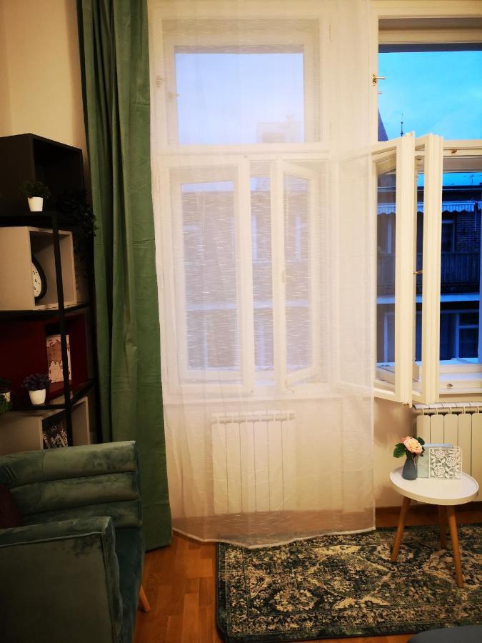 W Apartment, Vintage Style, Next To Wenceslas Square, Prague Center *