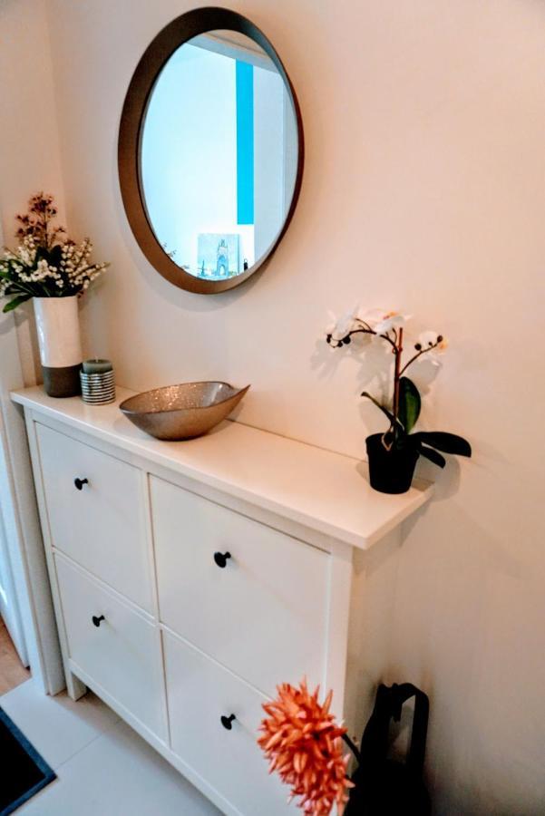 W Apartment, Vintage Style, Next To Wenceslas Square, Prague Center *