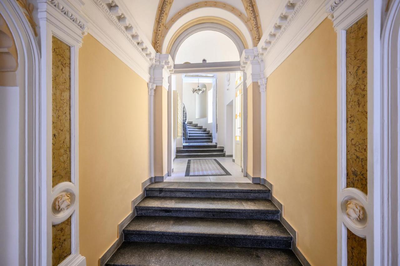 W Apartment, Vintage Style, Next To Wenceslas Square, Prague Center * Praga