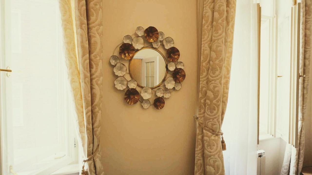W Apartment, Vintage Style, Next To Wenceslas Square, Prague Center Appartamento *