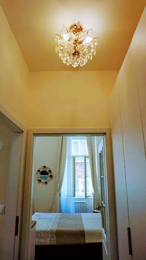 W Apartment, Vintage Style, Next To Wenceslas Square, Prague Center Appartamento