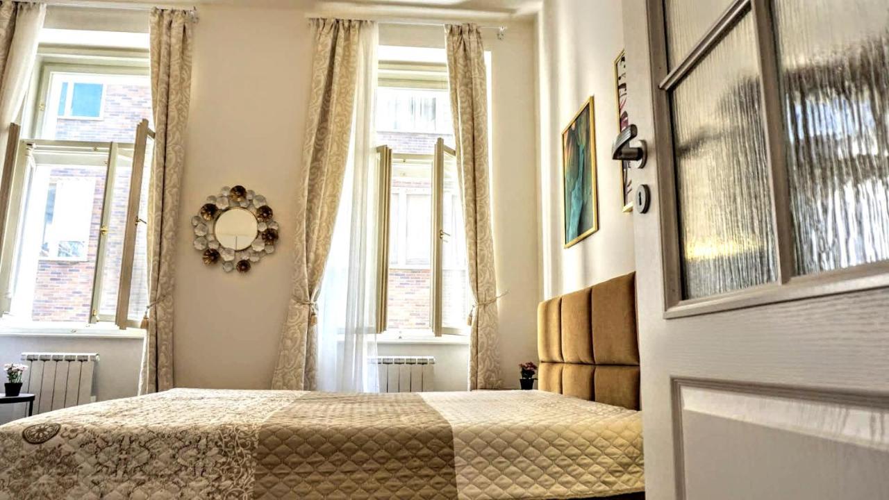W Apartment, Vintage Style, Next To Wenceslas Square, Prague Center Praga